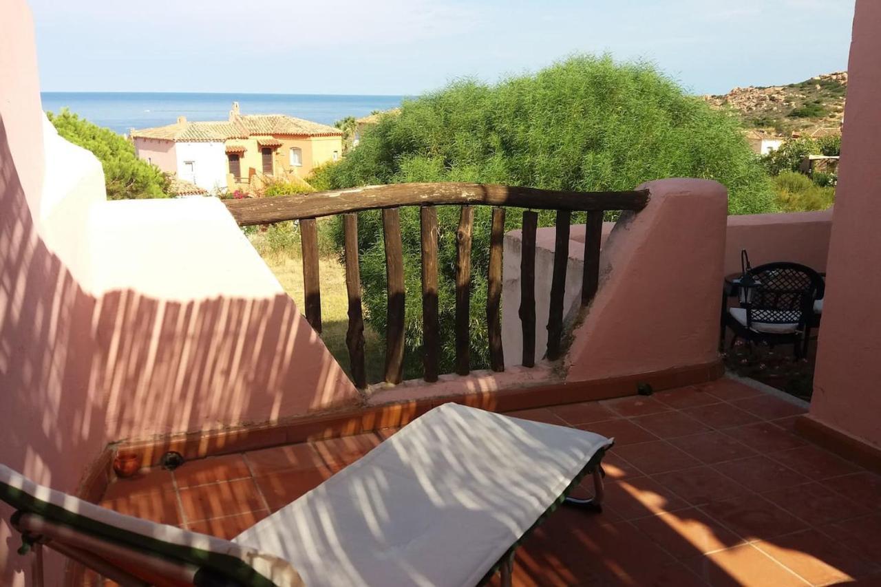 Un Angolo Di Paradiso A Pochi Passi Dal Mare Nel Villaggio Calarossa Isola Rossa Bagian luar foto
